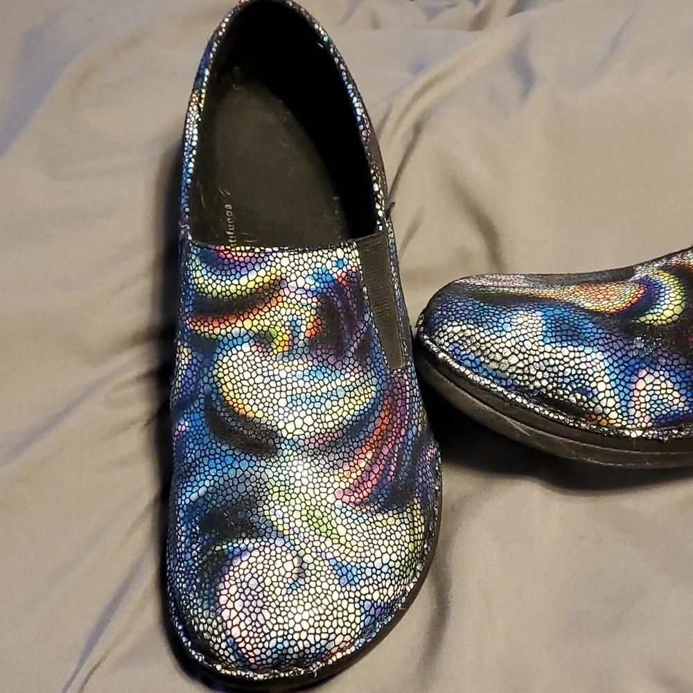 Spring Step Clogs - Picture 2 of 6